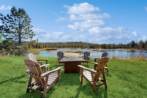 Property grounds - Modern lakefront cabin with bbq, gas fireplace, amazing views (Munds Park)