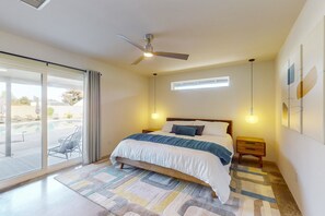 4 bedrooms, iron/ironing board, free WiFi, bed sheets - Charming Chandler retreat with pool, guest house & fun! (Chandler)