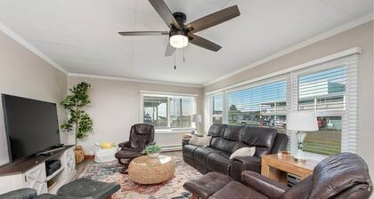 Salty Dog Beach House close to beach.