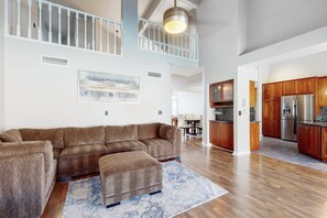Smart TV, ping pong, books - Stunning two-story home with pool, pool table, Ping-Pong table & patio (Mesa)
