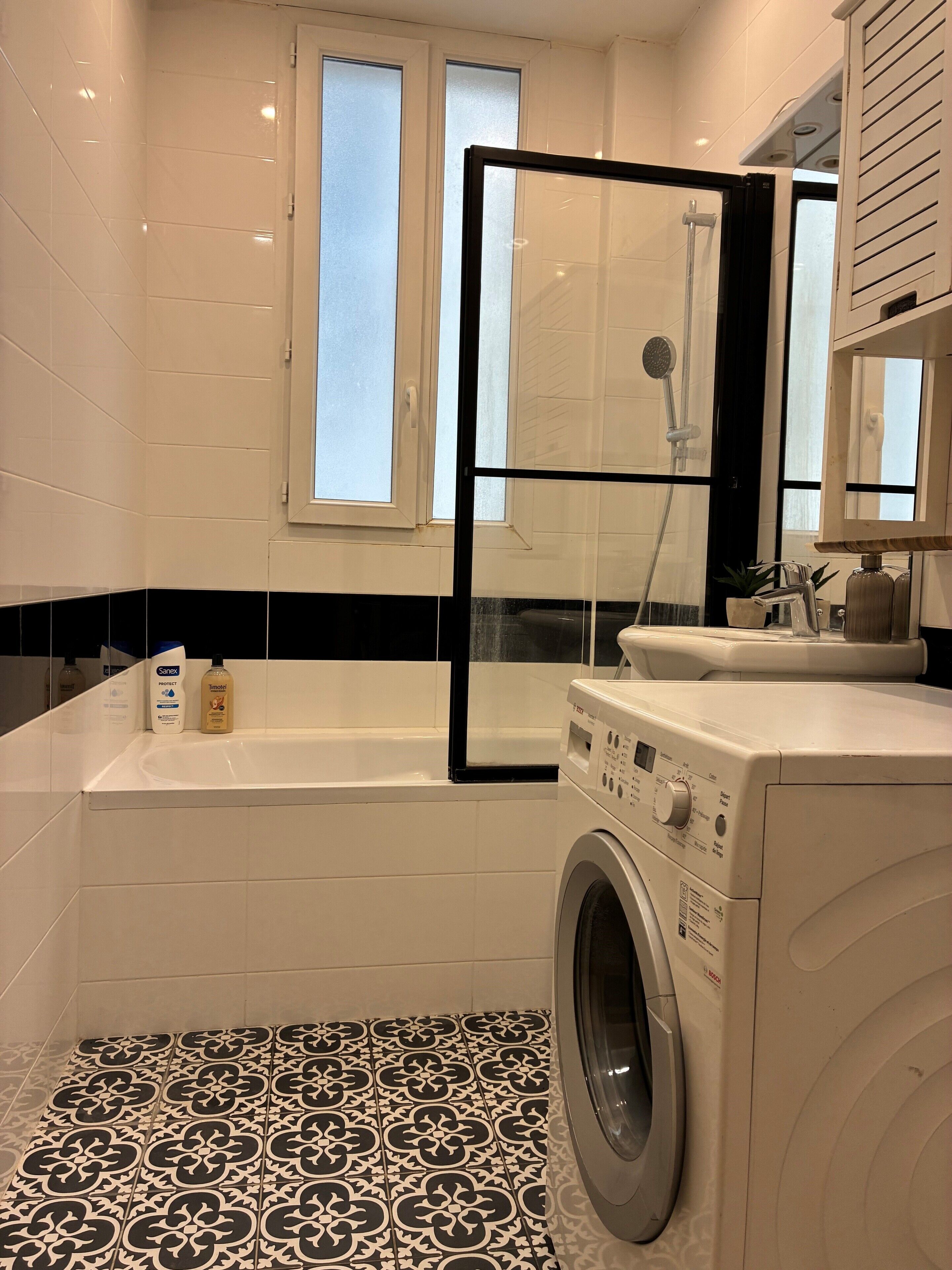 Serviettes fournies, savon, papier toilette