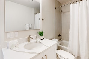Shower, hair dryer, towels - Chic dog-friendly condo with pool, central AC, washer/dryer, & grill (Tucson)
