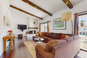 TV connectée, cheminée