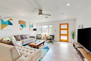 Smart TV - Racquet Club East Gem with 2 primary suites, heated pool & spa (Palm Springs)