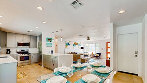 Interior - Racquet Club East Gem with 2 primary suites, heated pool & spa (Palm Springs)