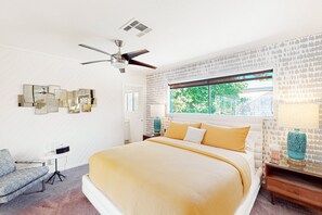 3 bedrooms, iron/ironing board, free WiFi, bed sheets - Bright, Family-Friendly Home with Private Firepit, Heated Outdoor Pool, Pool Spa (Palm Springs)