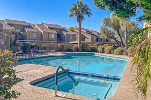 A heated pool - Sonoran Starlight condo with large backyard, pool and jacuzzi (Scottsdale)