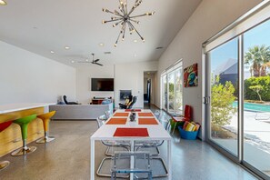 Dining - Modern Palm Springs Beauty with Luxe Private Pool & Mountain Views (Palm Springs)