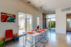 Dining - Modern Palm Springs Beauty with Luxe Private Pool & Mountain Views (Palm Springs)
