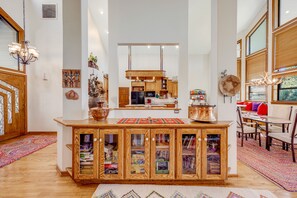 Interior - Stunning home with golf views, large deck, fireplace, W/D & central AC (Flagstaff)