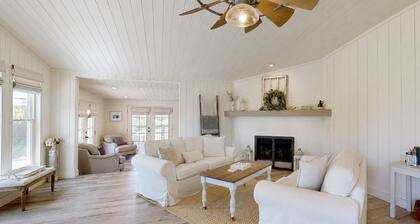 Opulent vineyard villa with private hot tub & guest suite