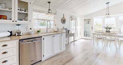 Opulent vineyard villa with private hot tub & guest suite