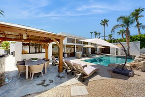 A heated pool - Fabulous, family-friendly home w/ private pool & spa, outdoor kitchen, wet bar (Rancho Mirage)