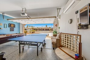Games room - Desert gem with private pool, enclosed yard, game room & fast WiFi -dog-friendly (Indio)