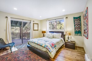3 bedrooms, iron/ironing board, travel cot, free WiFi - Dog-Friendly Getaway with Fast WiFi, Wood-Burning Fireplace, & Furnished Deck (Idyllwild)