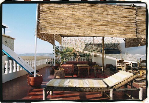 Small traditional Moroccan Riad ideal for families or retreats, sea view.