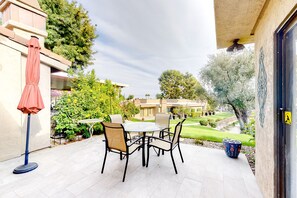 Outdoor dining - Dreamy Desert Hideaway | Pool, Hot Tub & 2 Patios - Near Dining, Shops & Golf (Palm Desert)