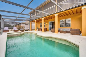 Pool - Deck + Community Perks: Home Near Disney Parks! (Davenport)