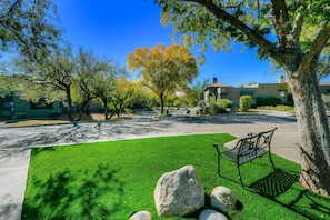 Property grounds - Dog-friendly condo with on-site pool, hot tub, 24-hr gym, & BBQs (Tucson)