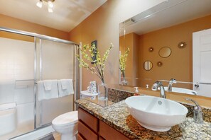 Shower, hair dryer, towels - Single-level vacation home with fenced yard, furnished patio, & washer/dryer (Tempe)
