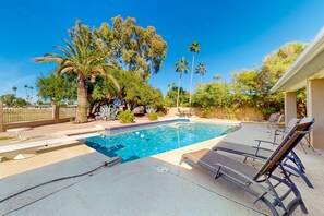 A heated pool - Gorgeous home with private pool, grill, games, near golf (Scottsdale)