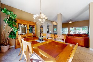 Dining - Gorgeous home with private pool, grill, games, near golf (Scottsdale)