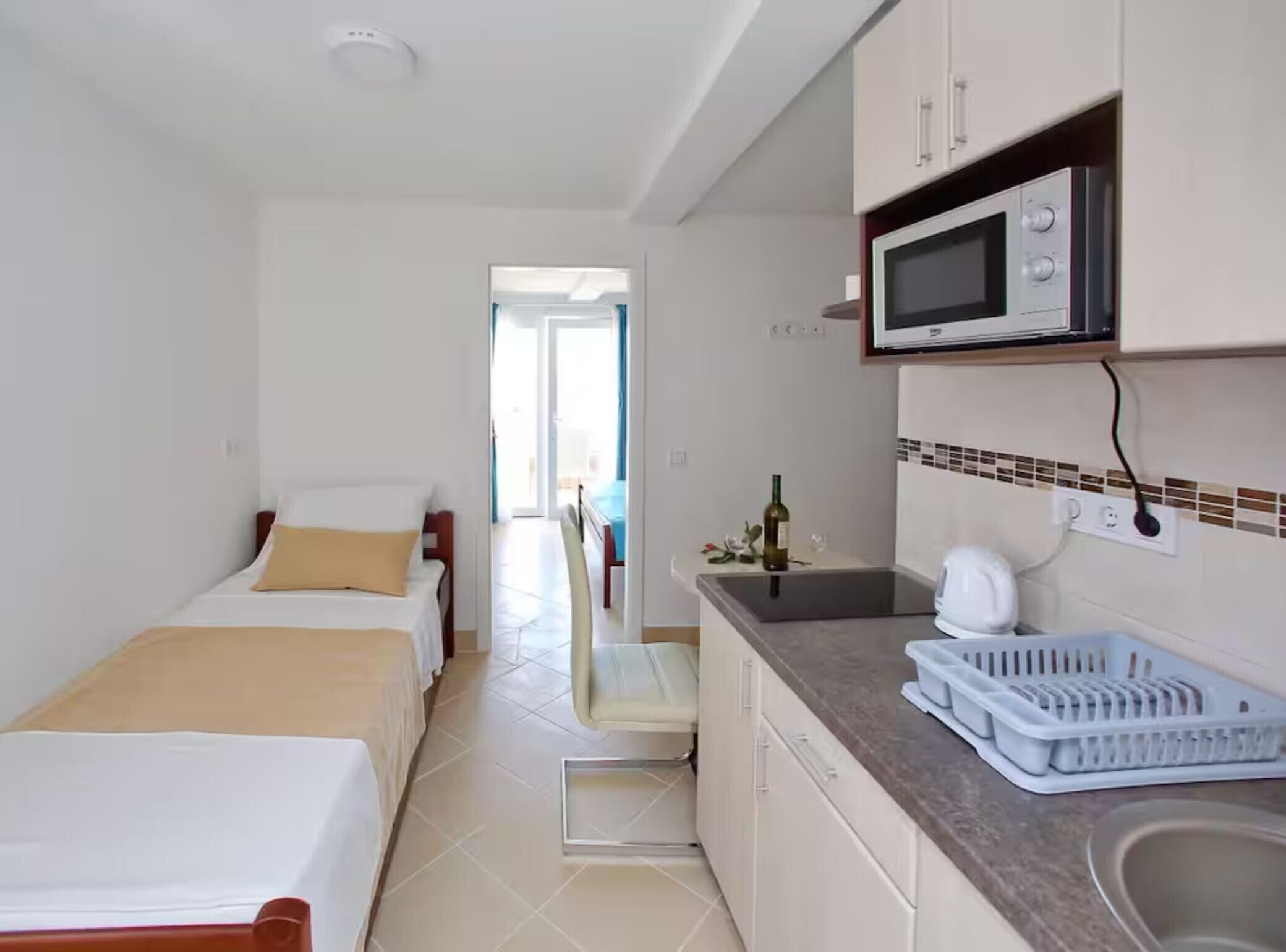 1 bedroom, internet, bed sheets