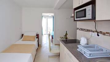 1 bedroom, internet, bed sheets