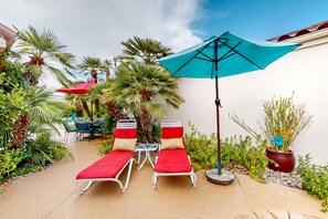 Terrace/patio - Dog-friendly desert retreat with lovely pool & spa - minutes to Tennis Garden (Palm Desert)