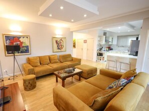 TV - Imperial Stay Dubrovnik - One Bedroom Apartment (Zaton)