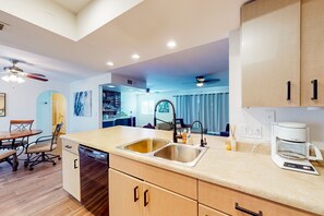Fridge, microwave, oven, stovetop - Ground-floor townhome with private yard/patio & on-site pools - dog-friendly (Tempe)