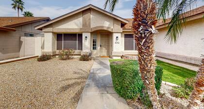 Peaceful oasis with private pool, large yard, dog-friendly, games & grill