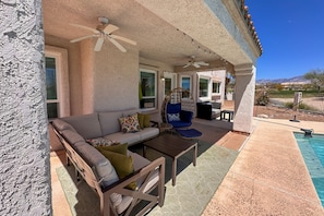 Terrace/patio - Golf-course-front home with private pool, spa, terrace & mountain view (Oro Valley)