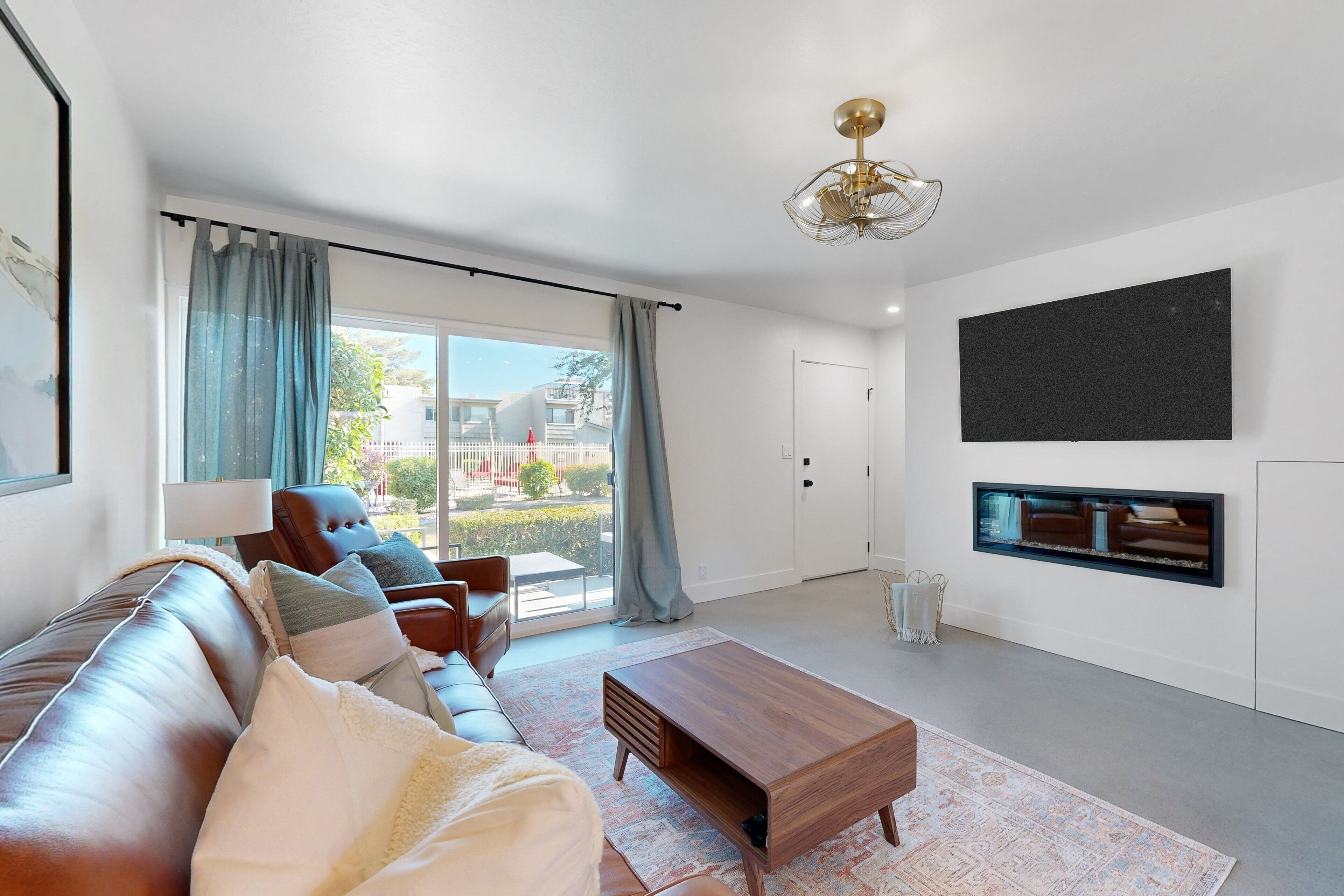 TV connectée, cheminée