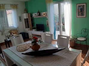 TV - Casa Dolce Mare - ThreeBedroom Holiday Home with Terrace (Pasman)