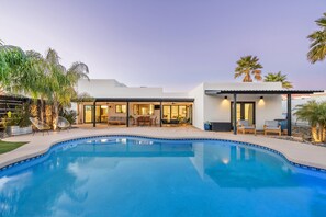 A heated pool - Designer dream home with opulent backyard, private pool, hot tub, game room & AC (Scottsdale)