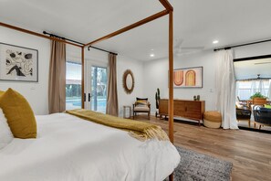 4 室のベッドルーム、デスク、アイロン / アイロン台、WiFi (無料)