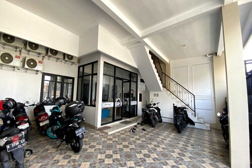OYO 95180 Enshe Guest House Syariah