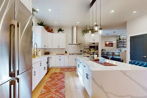 Fridge, microwave, oven, stovetop - Updated luxury home with ensuite bedrooms, fireplace, & large deck w/ firepit (Flagstaff)