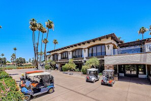 Exterior - Bright and cheery home close to Coachella with pool & tennis on-site (Palm Desert)