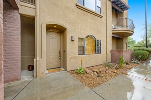 Exterior detail - Vibrant, dog-friendly escape on bike path with washer/dryer, AC, pool, & hot tub (Tucson)