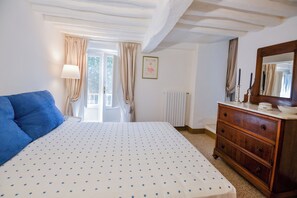 Unclassified image, 2 of 34, button - Lucca, Corticella House Romantic 17th-century house among the Walls (Lucca)