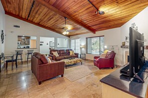 Smart TV, fireplace, DVD player, books - 4BR home with private pool, game room, & putting green (Scottsdale)