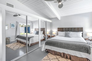 3 bedrooms, iron/ironing board, free WiFi, bed sheets - Iconic, bright, & dog-friendly house w/private pool, spa, pool table & grill (Palm Springs)