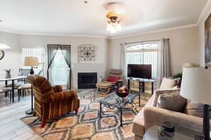 Smart TV - Cozy and quiet condo in the friendly neighborhood of Scottsdale (Scottsdale)