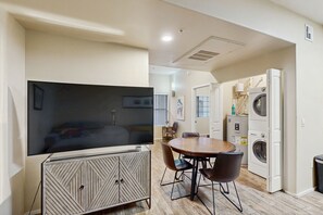 Dining - Charming Condo on 1st floor w/ pool & hot tub, central A/C, plus W/D (Tucson)