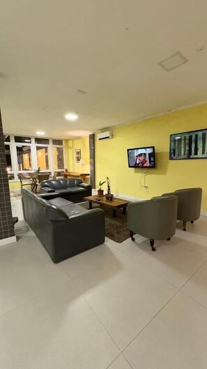 Living area - Oper smart hotel (Santa Maria)