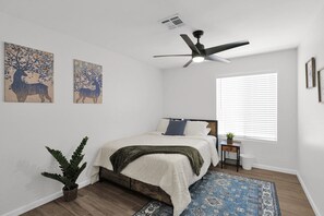 4 Schlafzimmer, Bügeleisen/Bügelbrett, kostenloses WLAN, Bettwäsche