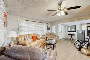 Smart TV - Snowbird-friendly downtown home & guest house with patio, grill, office, W/D, AC (Glendale)