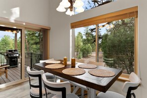Dining - Luxury home with patio, fireplace, BBQ grill, golf nearby (Show Low)